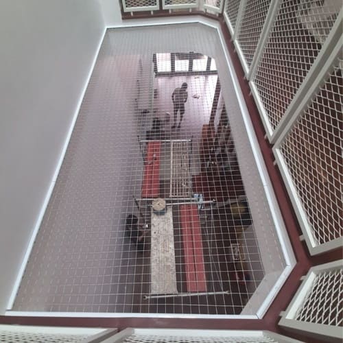 khung bảo vệ giếng trời ô thông tầng đà nẵng (1)